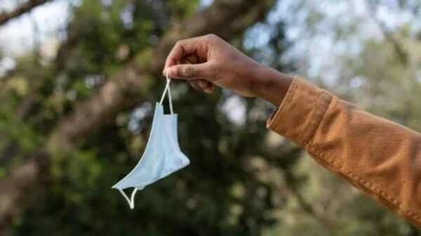 Pemerintah Resmi Cabut Aturan Wajib Masker di Tempat Umum