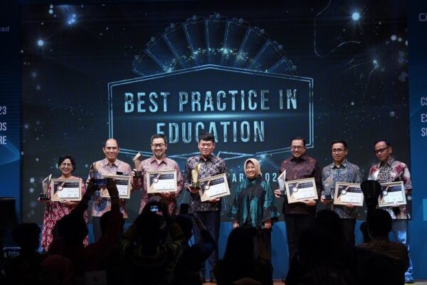 Pegadaian Raih 2 Penghargaan di Ajang CSR Outlook 2023