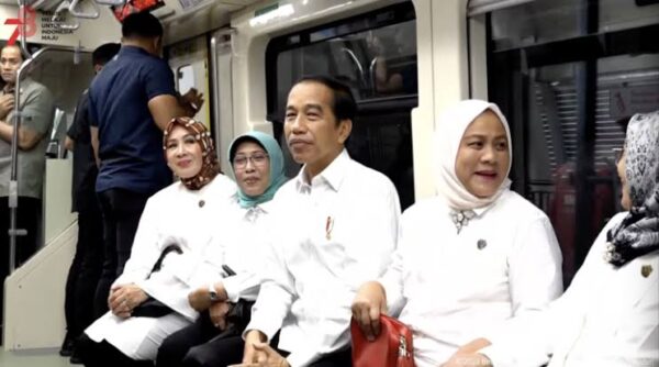 Naik LRT Bareng Para Menteri Kabinet Indonesia Maju, Jokowi Resmikan LRT Jabodebek