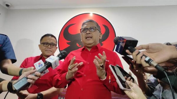 Hasto Pastikan PDI-P Tidak Akan Menarik Menteri dari Kabinet Meski Berbeda Sikap Politik dengan Jokowi