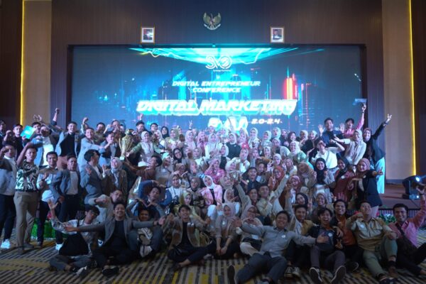 Ratusan Digital Entrepreneur Ramaikan Talk Show Digital Marketing And AI 2.0-2.4 Di Pekanbaru