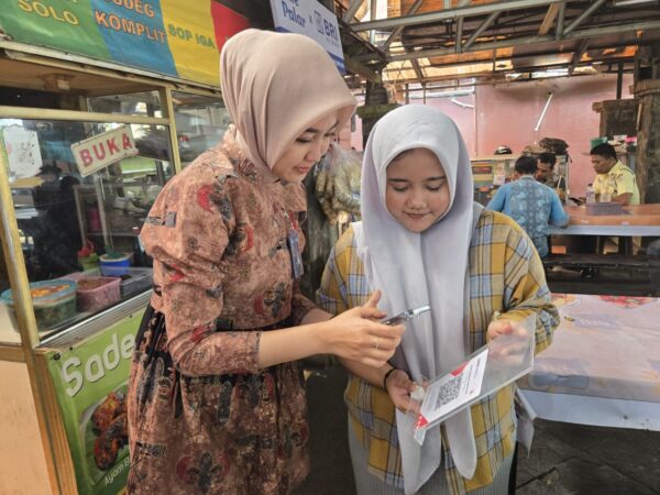 BRI BO Cibubur Kenalkan Transaksi QRIS melalui BRImo