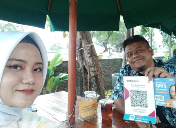 BRI BO Bekasi Siliwangi Kenalkan Transaksi QRIS melalui BRImo