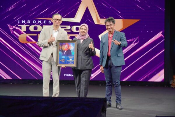 Bio Farma Raih Penghargaan IConomics Indonesia’s 20 Chief Marketing Officer Award 2025