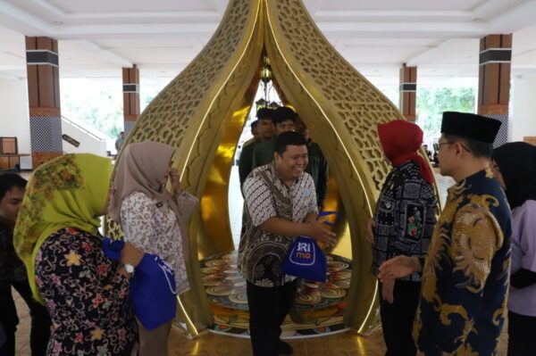 BRI Kanca Jakarta Warung Buncit Bagikan 450 Paket Sembako