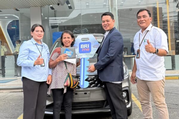 BRI KC Radio Dalam Serahkan Hadiah PHS Periode 2 di 2024