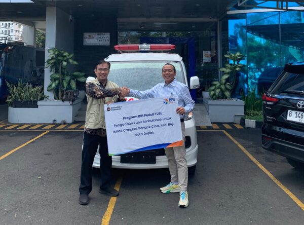 BRI KC Depok Serahkan Ambulance ke Yayasan IMANI Care