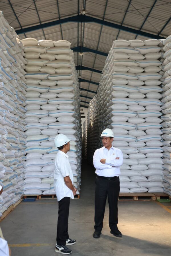 Mentan Amran Pastikan Stok Beras Nasional Aman, Gudang Bulog Penuh, Stok 5,3 Juta Ton
