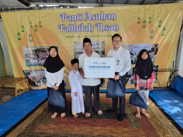 BRI Mabes TNI Cilangkap Bagikan Sembako ke Yayasan Fadhilah Ihsan Cipayung
