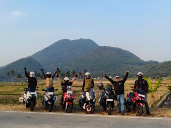 Enam Jam Mengaspal, LA 32 Riders Buktikan Touring Terbaik Adalah Kebersamaan
